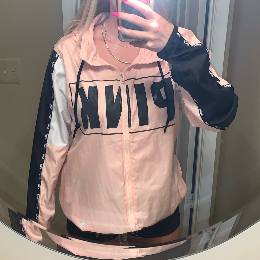 VS Windbreaker